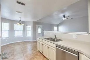 7549 Thompson Pkwy, Abilene, TX 79606 - Photo 10
