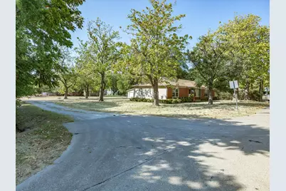 1003 E Milam Street, Ennis, TX 75119 - Photo 32
