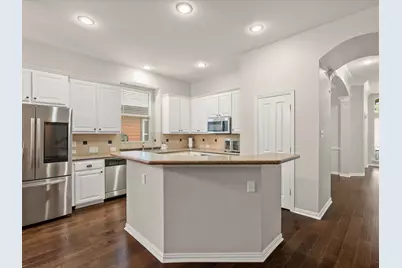 124 Myrtle Creek, Grapevine, TX 76051 - Photo 10
