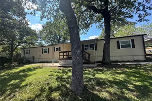 4324 Bradley Ln, Arlington, TX 76017 - Photo 1