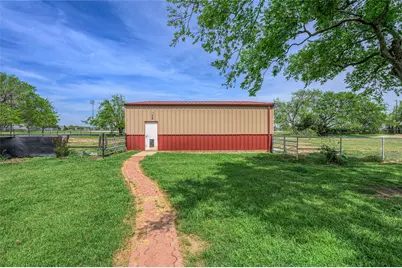 501 N Van Zandt Street, Tioga, TX 76271 - Photo 22
