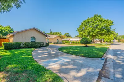 1804 Lincolnshire Drive, Bedford, TX 76021 - Photo 2