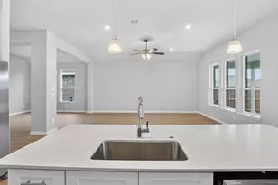 3329 Seaside St, Grand Prairie, TX 76065 - Photo 4