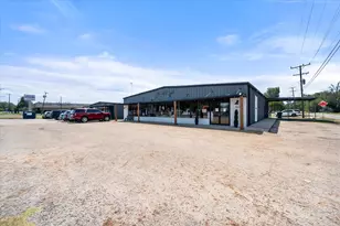503 E Commerce St, Fairfield, TX 75840 - Photo 32