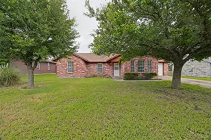 1009 Enlow Cir, Commerce, TX 75428 - Photo 1