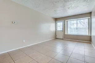 6 W Mountain Creek Dr, Grand Prairie, TX 75052 - Photo 4