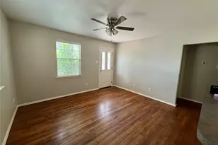 1013 Wilshire Blvd, Arlington, TX 76012 - Photo 6