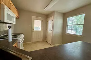 1013 Wilshire Blvd, Arlington, TX 76012 - Photo 8