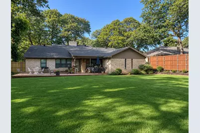 2858 Cresthaven Drive, Grapevine, TX 76051 - Photo 2