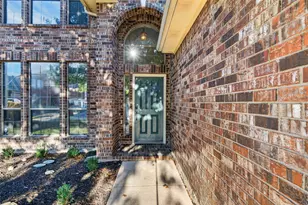 10834 Axton Ct, Fort Worth, TX 76052 - Photo 4