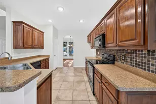 10834 Axton Ct, Fort Worth, TX 76052 - Photo 10
