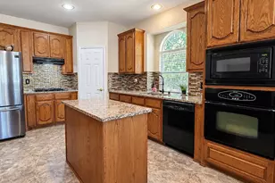 1805 Wylie Creek Dr, DeSoto, TX 75115 - Photo 12