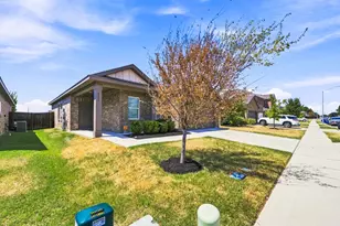 8405 Hawkview Dr, Fort Worth, TX 76179 - Photo 4