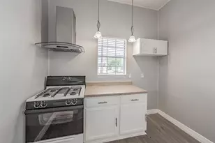 401 S Anglin St, Cleburne, TX 76031 - Photo 6