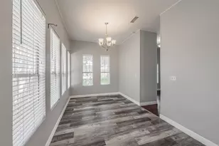 401 S Anglin St, Cleburne, TX 76031 - Photo 12