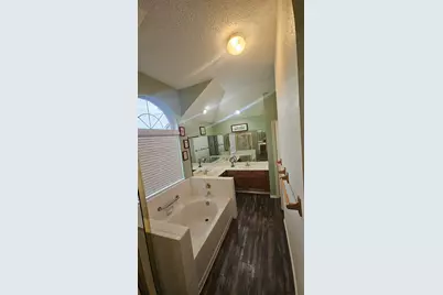 827 Quail Brook Drive, Arlington, TX 76001 - Photo 10