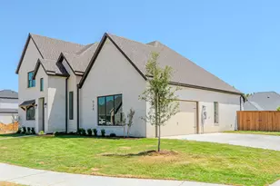 924 Claystone Ridge Dr, Fort Worth, TX 76028 - Photo 2