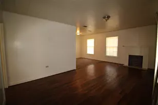 323 N Houston St, Grand Saline, TX 75140 - Photo 2