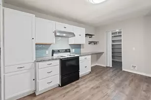 1130 Alvarado St, Cleburne, TX 76031 - Photo 10