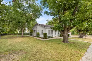 207 S Erath, Meridian, TX 76665 - Photo 4