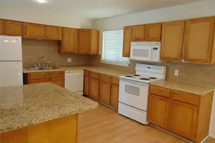 3655 Pallos Verdas Dr, Dallas, TX 75229 - Photo 2