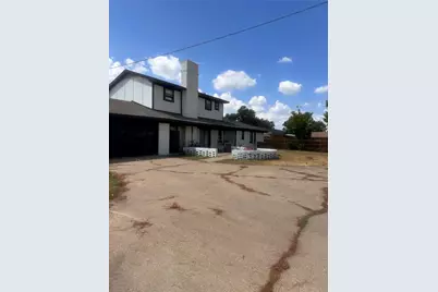 1419 S Rockwall Avenue, Terrell, TX 75160 - Photo 2