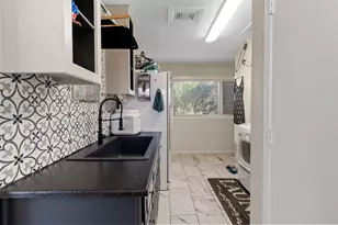 905 Crowley Rd, Arlington, TX 76012 - Photo 28