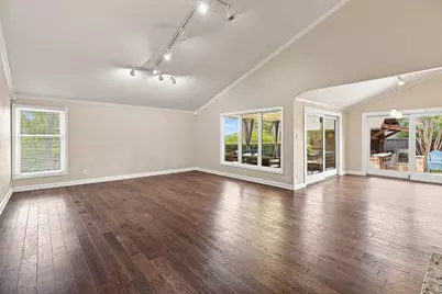 905 Crowley Road, Arlington, TX 76012 - Photo 14