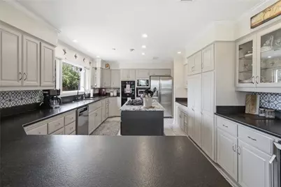 905 Crowley Road, Arlington, TX 76012 - Photo 16