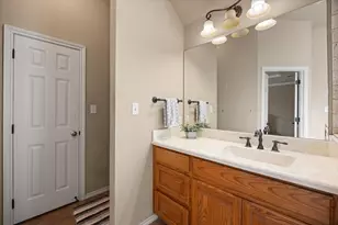2804 Tour Ct, Granbury, TX 76049 - Photo 14