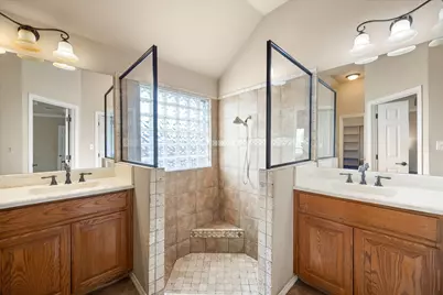 2804 Tour Court, Granbury, TX 76049 - Photo 14