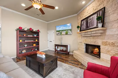 2804 Tour Court, Granbury, TX 76049 - Photo 4