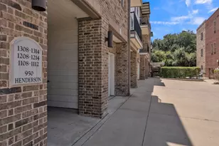 950 Henderson St, Fort Worth, TX 76102 - Photo 2