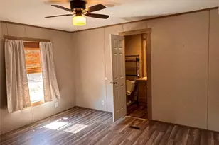 2804 Cedarhill St, Granbury, TX 76048 - Photo 10