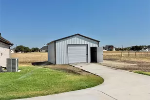 1013 Sabrina Ct, Weatherford, TX 76085 - Photo 4