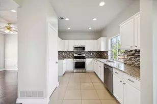 344 Parkview Dr, Hurst, TX 76053 - Photo 12