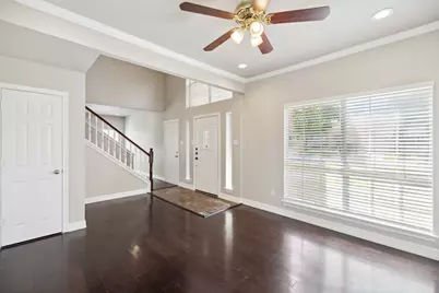 344 Parkview Drive, Hurst, TX 76053 - Photo 4