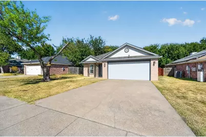 1137 Darren Drive, Burleson, TX 76028 - Photo 2