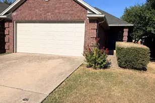 729 Stribling Cir, Azle, TX 76020 - Photo 1