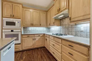 5875 Pecan Chase, Benbrook, TX 76132 - Photo 8