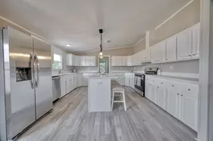 142 Vz County Rd 4830, Ben Wheeler, TX 75754 - Photo 10