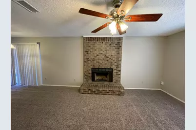 5601 Hearthwood Court, Arlington, TX 76016 - Photo 2