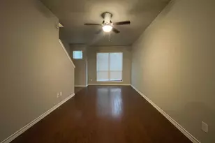 910 Glenn Crossett St, Arlington, TX 76010 - Photo 2