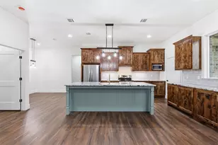 1413 Ridgeview Cir, Granbury, TX 76048 - Photo 6
