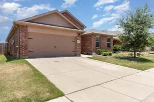1629 Milledge Rd, Fort Worth, TX 76120 - Photo 2