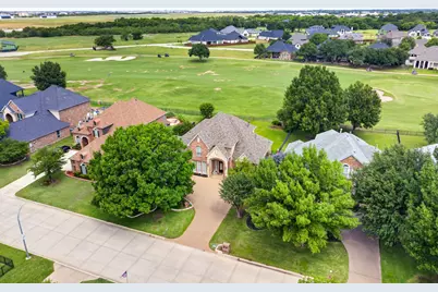 865 Thomas Crossing Drive, Fort Worth, TX 76028 - Photo 4