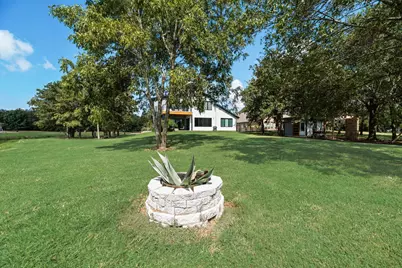 708 Clear Water Court, Corsicana, TX 75109 - Photo 36