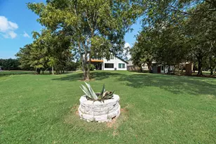 708 Clear Water Ct, Corsicana, TX 75109 - Photo 36