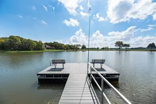 708 Clear Water Ct, Corsicana, TX 75109 - Photo 2