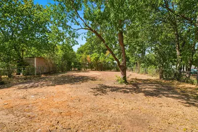 904 Bales Street, Cleburne, TX 76033 - Photo 36
